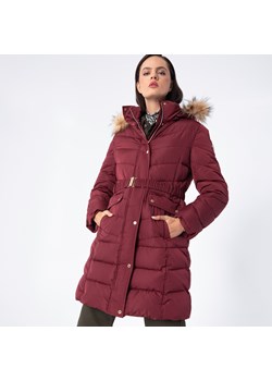 Damski płaszcz pikowany z paskiem ciemny czerwony ze sklepu WITTCHEN w kategorii Płaszcze damskie - zdjęcie 164927532