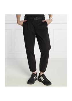 Armani Exchange Spodnie jogger p50 | Regular Fit ze sklepu Gomez Fashion Store w kategorii Spodnie męskie - zdjęcie 164956003