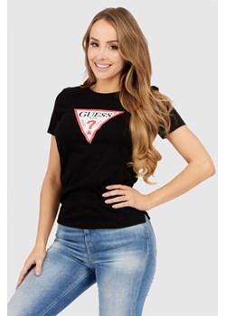 GUESS Czarny t-shirt damski z dużym trójkątnym logo, Wybierz rozmiar S ze sklepu outfit.pl w kategorii Bluzki damskie - zdjęcie 165008852