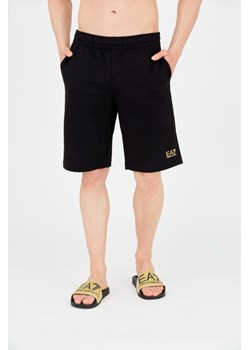 EA7 Czarne shorty męskie ze złotym logo, Wybierz rozmiar XL ze sklepu outfit.pl w kategorii Spodenki męskie - zdjęcie 165009680