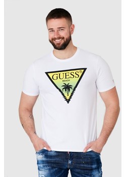 GUESS Biały t-shirt męski z logo z palmą, Wybierz rozmiar XL ze sklepu outfit.pl w kategorii T-shirty męskie - zdjęcie 165014022