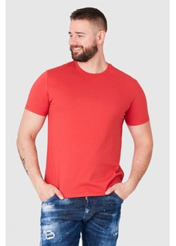 GUESS Czerwony t-shirt męski z aplikacją z logo, Wybierz rozmiar L ze sklepu outfit.pl w kategorii T-shirty męskie - zdjęcie 165014072
