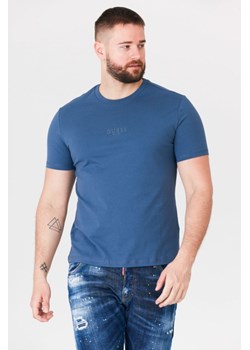 GUESS Niebieski t-shirt męski z aplikacją z logo, Wybierz rozmiar M ze sklepu outfit.pl w kategorii T-shirty męskie - zdjęcie 165014131