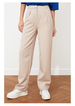 trendyol Spodnie w kolorze beżowym ze sklepu Limango Polska w kategorii Spodnie damskie - zdjęcie 165032484
