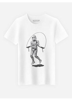 WOOOP Koszulka &quot;Stormtrooper Skipping&quot; w kolorze białym ze sklepu Limango Polska w kategorii T-shirty męskie - zdjęcie 165096373