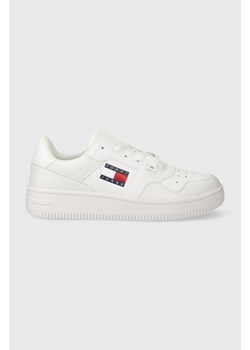 Tommy Jeans sneakersy skórzane TJW RETRO BASKET ESS kolor biały EN0EN02505 ze sklepu ANSWEAR.com w kategorii Buty sportowe damskie - zdjęcie 165161022