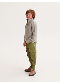 Reserved - Tkaninowe spodnie cargo - oliwkowy ze sklepu Reserved w kategorii Spodnie chłopięce - zdjęcie 165176714