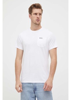 Barbour t-shirt bawełniany kolor biały gładki ze sklepu PRM w kategorii T-shirty męskie - zdjęcie 165193271