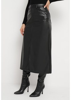 Czarna Trapezowa Spódnica Maxi z Ekoskóry i Rozcięciem Aramira ze sklepu Born2be Odzież w kategorii Spódnice - zdjęcie 165198473
