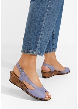 Fioletowe sandały na koturnie skórzane Rhonia ze sklepu Zapatos w kategorii Sandały damskie - zdjęcie 165297680
