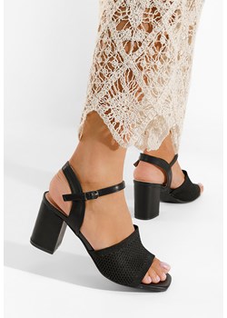 Czarne sandały na słupku Satilla ze sklepu Zapatos w kategorii Sandały damskie - zdjęcie 165298141