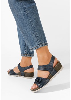 Granatowe sandały na koturnie Eliasea ze sklepu Zapatos w kategorii Sandały damskie - zdjęcie 165298672