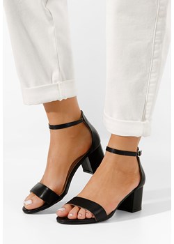 Czarne sandały na słupku Velada ze sklepu Zapatos w kategorii Sandały damskie - zdjęcie 165299230