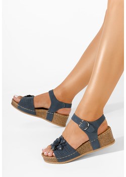 Niebieskie sandały na koturnie Markia ze sklepu Zapatos w kategorii Sandały damskie - zdjęcie 165299251