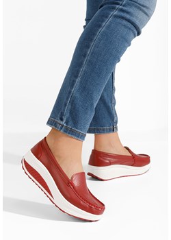 Czerwone skórzane mokasyny Yustina ze sklepu Zapatos w kategorii Mokasyny damskie - zdjęcie 165300273