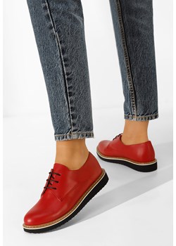 Czerwone oxfordy damskie skórzane Casilas ze sklepu Zapatos w kategorii Półbuty damskie - zdjęcie 165300733
