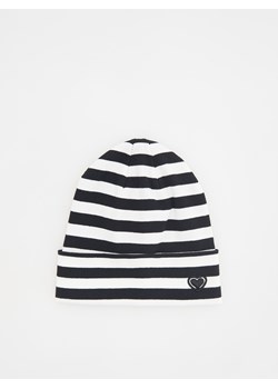 Reserved - Prążkowana czapka w paski - biały ze sklepu Reserved w kategorii Czapki dziecięce - zdjęcie 165303371