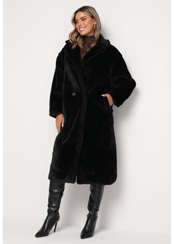 Czarny Futrzany Płaszcz z Wywiniętym Kołnierzem Klorre ze sklepu Born2be Odzież w kategorii Płaszcze damskie - zdjęcie 165341744