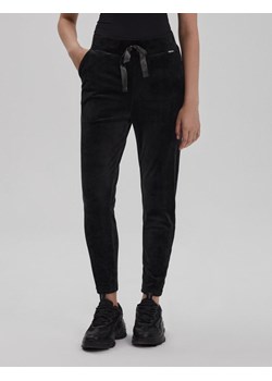 Spodnie dresowe VELW Czarny M ze sklepu Diverse w kategorii Spodnie damskie - zdjęcie 165369460