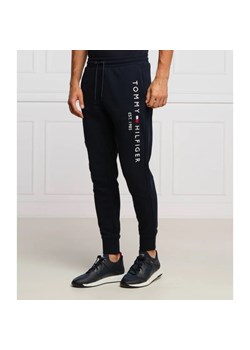 Tommy Hilfiger Spodnie dresowe | Regular Fit ze sklepu Gomez Fashion Store w kategorii Spodnie męskie - zdjęcie 165370722