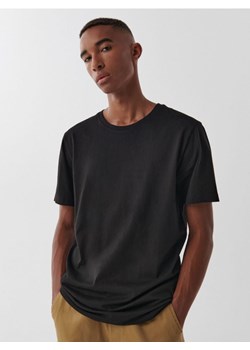 Cropp - Czarna koszulka basic - czarny ze sklepu Cropp w kategorii T-shirty męskie - zdjęcie 165384112
