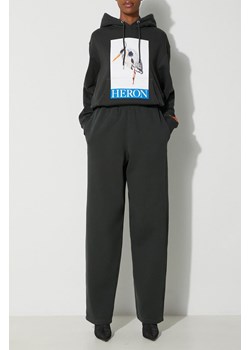 Heron Preston spodnie dresowe bawełniane Stfu Os Sweatpants kolor czarny z nadrukiem HWCH006F23JER0011001 ze sklepu PRM w kategorii Spodnie damskie - zdjęcie 165431404