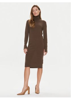 Calvin Klein Sukienka dzianinowa K20K205992 Brązowy Regular Fit ze sklepu MODIVO w kategorii Sukienki - zdjęcie 165504870