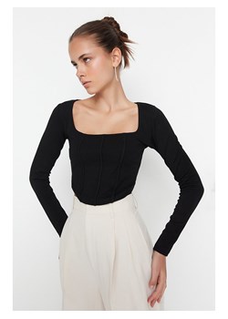 trendyol Koszulka w kolorze czarnym ze sklepu Limango Polska w kategorii Bluzki damskie - zdjęcie 165563170