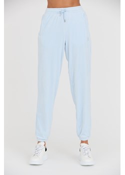 JUICY COUTURE Niebieskie spodnie dresowe Lilian Jogger, Wybierz rozmiar M ze sklepu outfit.pl w kategorii Spodnie damskie - zdjęcie 165575473