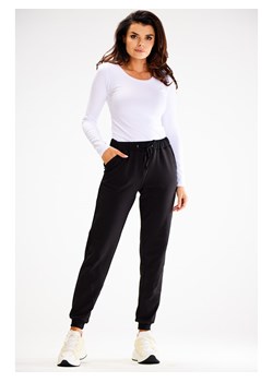 Awama Spodnie dresowe w kolorze czarnym ze sklepu Limango Polska w kategorii Spodnie damskie - zdjęcie 165576623