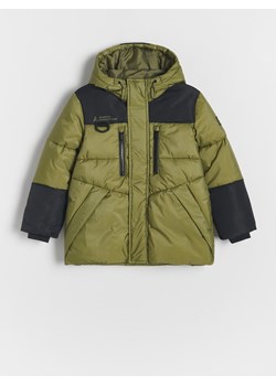 Reserved - Ocieplana kurtka z kapturem - oliwkowy ze sklepu Reserved w kategorii Kurtki chłopięce - zdjęcie 165593690