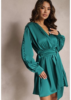 Zielona Sukienka z Paskiem Ozdobionym Klamrą i Gumką w Talii z Kopertowym Dekoltem Carbanla ze sklepu Renee odzież w kategorii Sukienki - zdjęcie 165668444