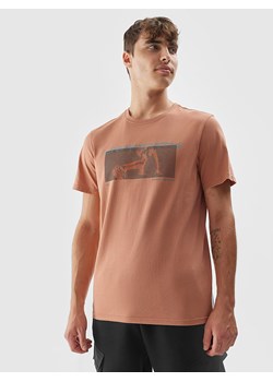 4F Koszulka w kolorze jasnobrązowym ze sklepu Limango Polska w kategorii T-shirty męskie - zdjęcie 165685241