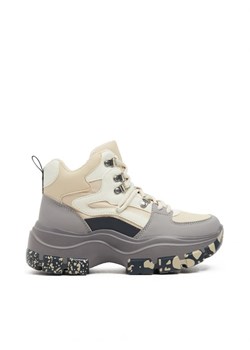 Cropp - Zimowe buty trekkingowe - wielobarwny ze sklepu Cropp w kategorii Buty trekkingowe damskie - zdjęcie 165685740
