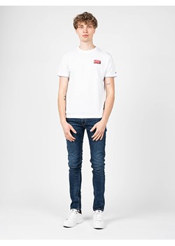 Pepe Jeans T-shirt "Sutton" | PM508504 | Sutton | Mężczyzna | Biały ze sklepu ubierzsie.com w kategorii T-shirty męskie - zdjęcie 165688282