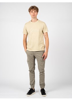 Guess T-Shirt | M1BI26K8FQ1 | Mężczyzna | Beżowy ze sklepu ubierzsie.com w kategorii T-shirty męskie - zdjęcie 165692933