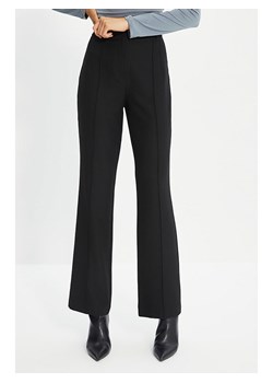 trendyol Spodnie w kolorze czarnym ze sklepu Limango Polska w kategorii Spodnie damskie - zdjęcie 165708664