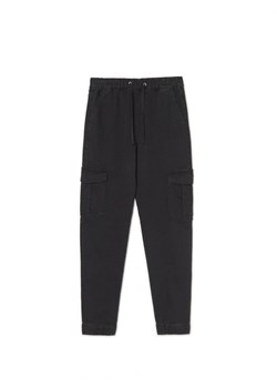 Cropp - Czarne jeansy jogger cargo - czarny ze sklepu Cropp w kategorii Jeansy damskie - zdjęcie 165740761