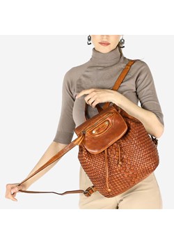 Plecak damski miejski skórzany - MARCO MAZZINI brąz koniak ze sklepu Verostilo w kategorii Plecaki - zdjęcie 165745590