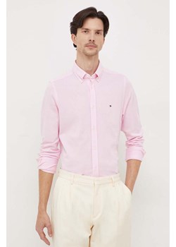 Tommy Hilfiger koszula bawełniana męska kolor różowy slim z kołnierzykiem button-down ze sklepu ANSWEAR.com w kategorii Koszule męskie - zdjęcie 165755701