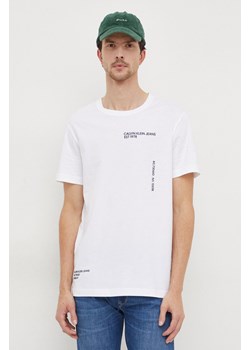 Calvin Klein Jeans t-shirt bawełniany męski kolor biały z nadrukiem ze sklepu ANSWEAR.com w kategorii T-shirty męskie - zdjęcie 165756653