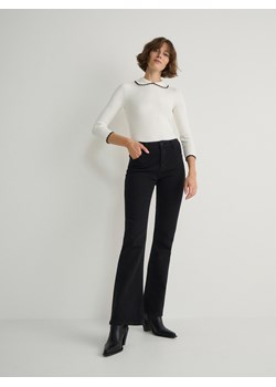 Reserved - Sweter z kontrastową wstawką - kremowy ze sklepu Reserved w kategorii Swetry damskie - zdjęcie 165787404