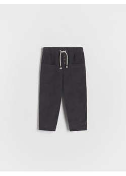 Reserved - Sztruksowe spodnie chino - ciemnoszary ze sklepu Reserved w kategorii Spodnie i półśpiochy - zdjęcie 165794202