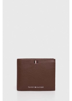 Tommy Hilfiger portfel skórzany męski kolor brązowy ze sklepu ANSWEAR.com w kategorii Portfele męskie - zdjęcie 165879191