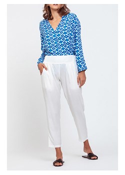 Makani Spodnie w kolorze białym ze sklepu Limango Polska w kategorii Spodnie damskie - zdjęcie 165886630