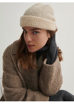 Reserved - Dzianinowa czapka z wełną - beżowy ze sklepu Reserved w kategorii Czapki zimowe damskie - zdjęcie 165987530