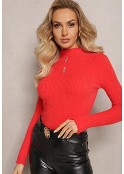Czerwony Futerkowy Sweter z Wełny z Półgolfem i Ozdobnymi Guzikami Zekluna ze sklepu Renee odzież w kategorii Swetry damskie - zdjęcie 165995754