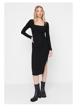 trendyol Sukienka w kolorze czarnym ze sklepu Limango Polska w kategorii Sukienki - zdjęcie 166002651