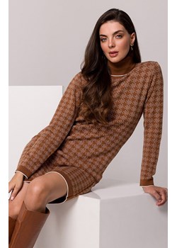 Sukienka swetrowa z golfem brązowa BK103, Kolor brązowy-wzór, Rozmiar L/XL, BeWear ze sklepu Primodo w kategorii Sukienki - zdjęcie 166008784
