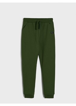 Sinsay - Spodnie dresowe jogger - zielony ze sklepu Sinsay w kategorii Spodnie chłopięce - zdjęcie 166017773
